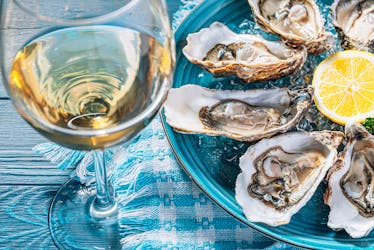 Private oyster and wine tasting tour